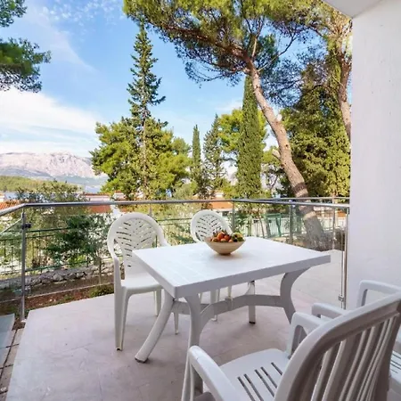 Lumbarda Resort Apartments *