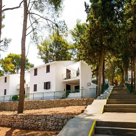 Apartment Lumbarda Resort Apartments